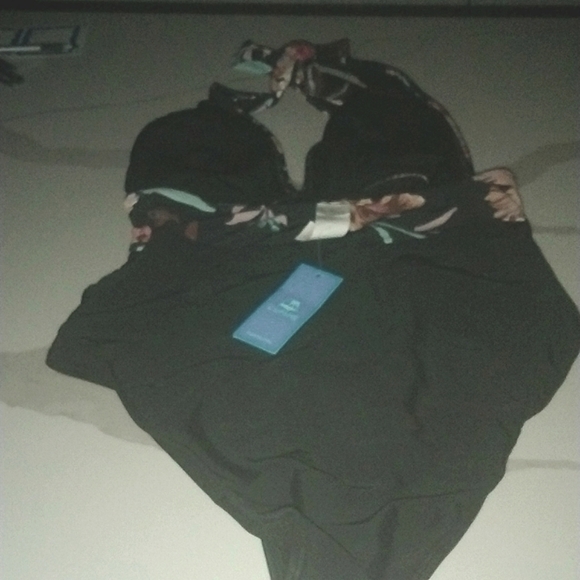 Cupshe Classic Plunge Halter Tummy Control One Piece Swimsuit with Floral Print - Picture 5 of 5